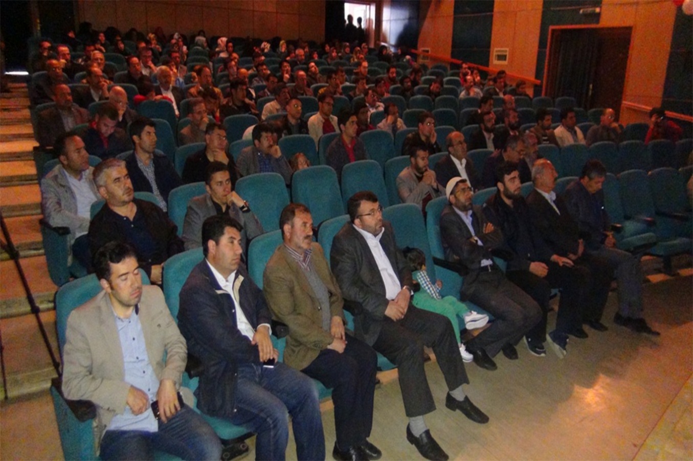 Tatvan’da “İslami Kimlik ve Islah Çabaları” konulu konferans Tatvan’da “İslami Kimlik ve Islah Çabaları” konulu konferans